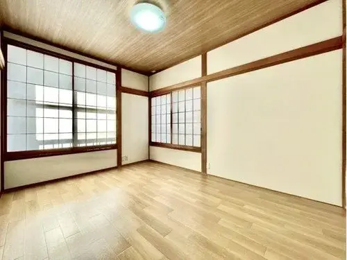 2-этажный дом со встроенными шкафами во всех комнатах Miho Village Ibaraki Prefecture (6)
