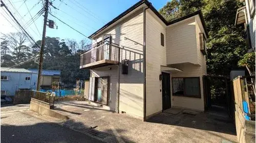 Akiya in Yokosuka