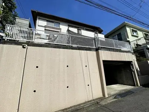 Akiya in Izumi Ward