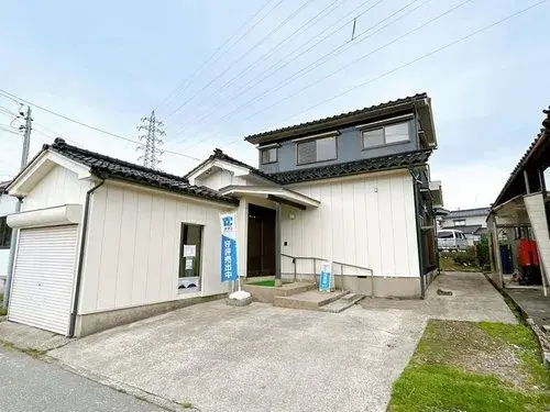 Akiya in Ville d'Uozu