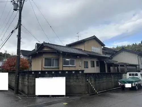 Akiya in Imizu