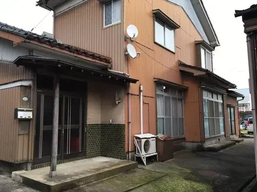 Akiya in Uozu