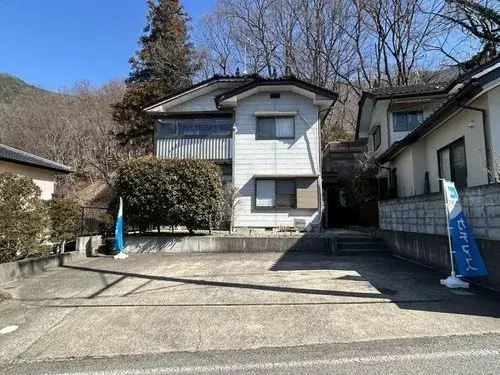 Akiya in Chikuma