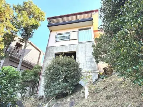 Akiya in Itō