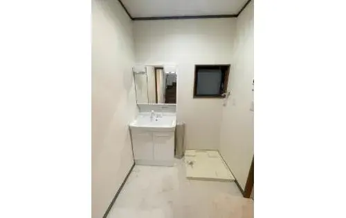 Casa de dos plantas con almacenamiento en todas las habitaciones, Ciudad de Izumi, Prefectura de Osaka (4)
