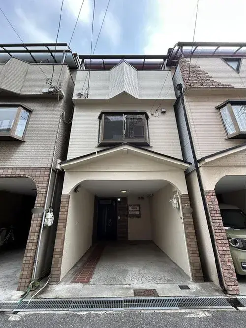 Akiya in Osaka