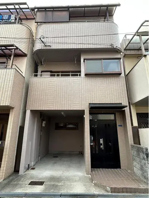 Akiya in Osaka