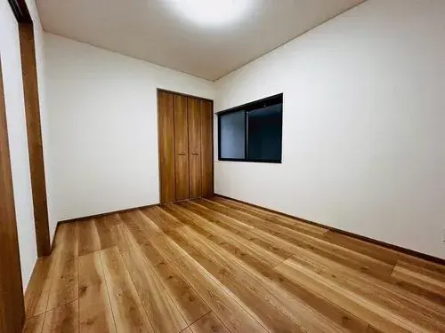 Osaka Prefecture Kishiwada City 4-Bedroom Property (12)