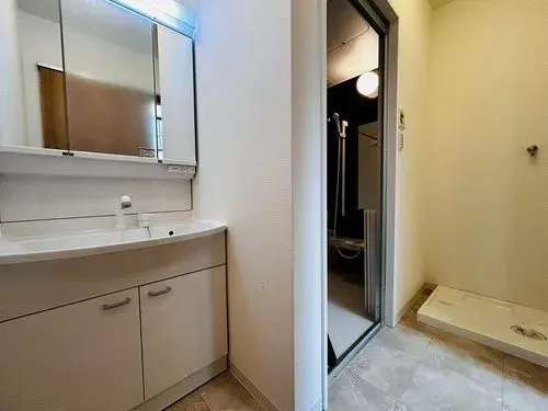 Osaka Prefecture Kishiwada City 4-Bedroom Property (17)