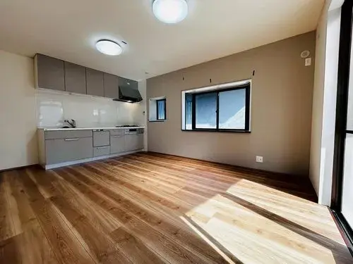 Osaka Prefecture Kishiwada City 4-Bedroom Property (8)