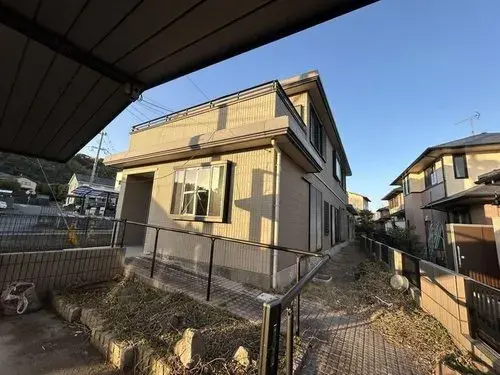 Akiya in Uki