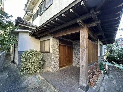 Akiya in Hita