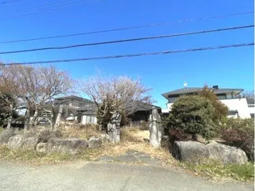 Akiya in Moka