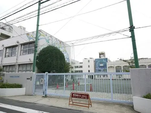 三室两厅带储藏室房产 世田谷区 东京都 (9)