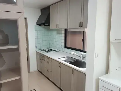 LDK de más de 20 tatamis con atrio, Casa de 3 pisos, Barrio Chuo, Ciudad de Niigata, Prefectura de Niigata (3)