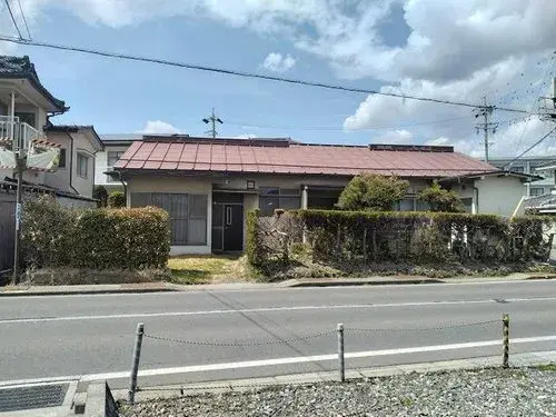 Akiya in Okaya