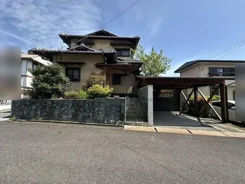 Akiya in Tsu