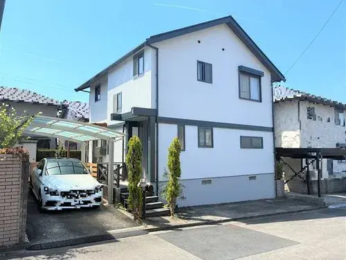 Akiya in Kuwana
