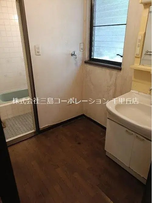 All Rooms Storage, 3+ Story Property Suita Osaka Prefecture (5)