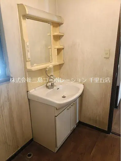 All Rooms Storage, 3+ Story Property Suita Osaka Prefecture (6)