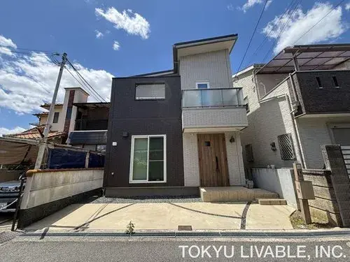 Akiya in Hirakata
