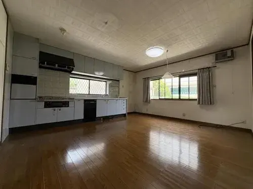 Osaka Prefecture Hirakata City 4 Bedroom Property (12)