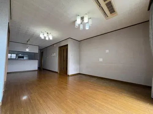 Osaka Prefecture Hirakata City 4 Bedroom Property (9)