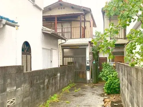 Akiya in Itami