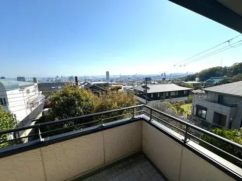 Akiya in Kobe