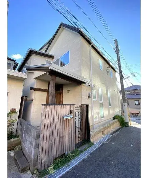Akiya in Kobe