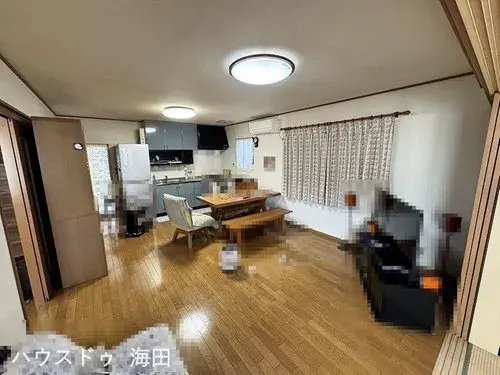 Maison en bois à deux étages avec de nombreux rangements Kaita-cho, préfecture de Hiroshima (3)