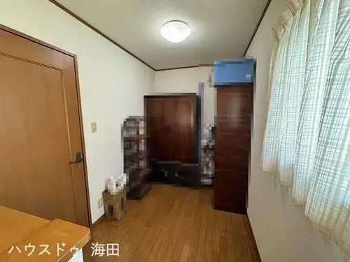 Maison en bois à deux étages avec de nombreux rangements Kaita-cho, préfecture de Hiroshima (5)