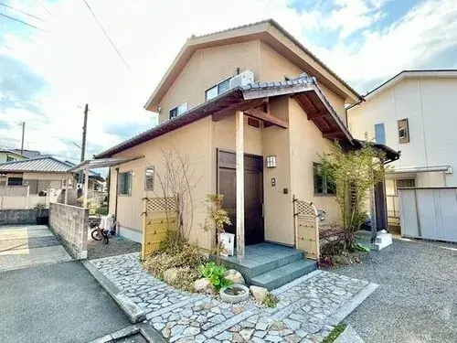Akiya in Shikokuchuo
