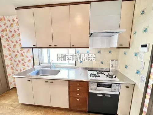 Casa de 2 pisos en la ciudad de Hanno, Saitama, con amplio almacenamiento (6)
