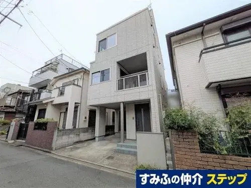 Akiya in Komae