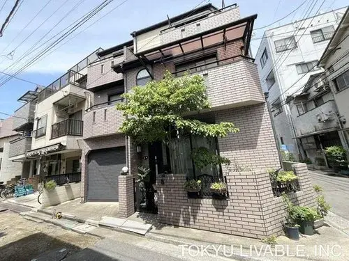 Akiya in Barrio de Koto