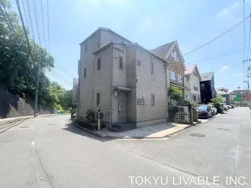 Akiya in Yokohama