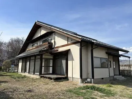 Akiya in Chikuma