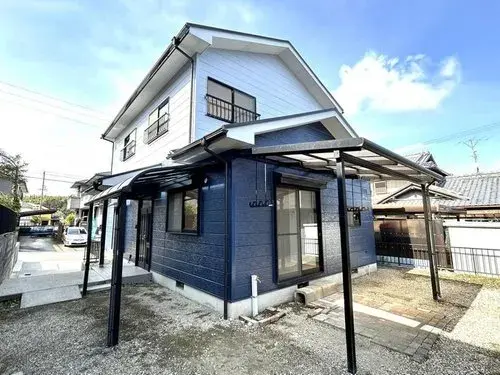 Akiya in Kuwana
