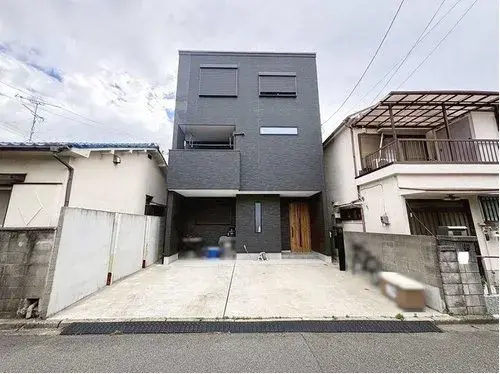 Akiya in Naka Ward