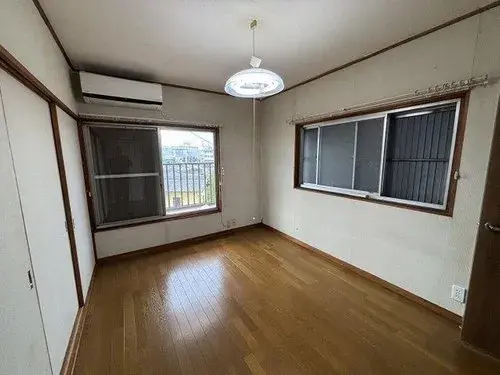 2-Story House Kumatori Town Osaka Prefecture (4)