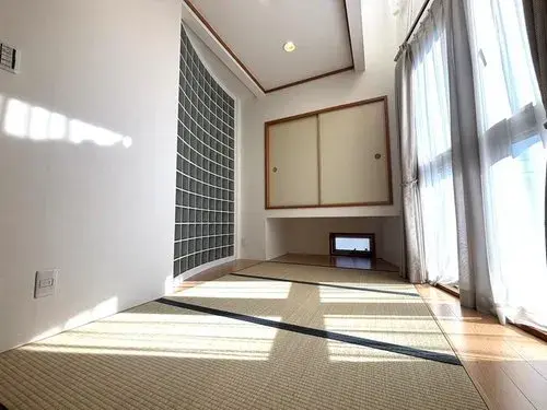 2-story, 18+ Tatami LDK Property Hirakata City, Osaka Prefecture (2)