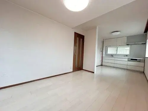 Casa Unifamiliar de 2 Plantas con Almacenamiento en Todas las Habitaciones, Ciudad de Kobe, Prefectura de Hyogo (2)