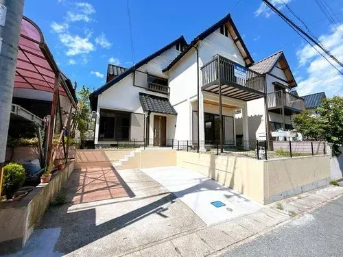 Akiya in Kobe