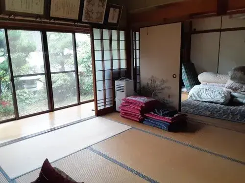 Akiya in Mitoyo