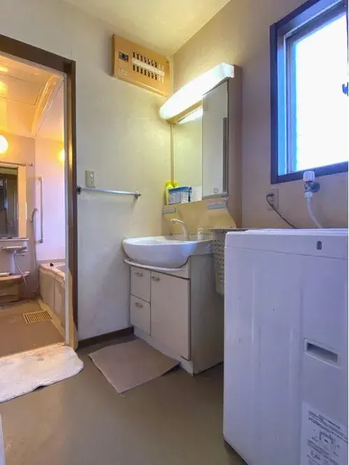 2-Story House Matsuyama Ehime Prefecture (3)