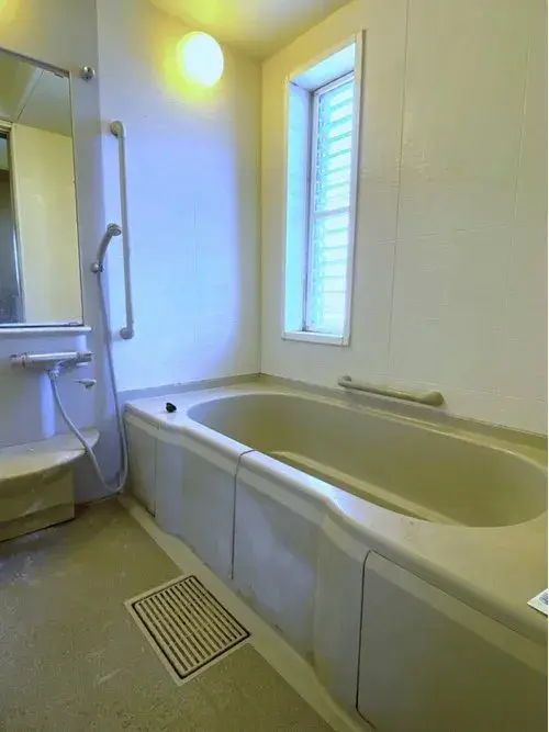 2-Story House Matsuyama Ehime Prefecture (4)