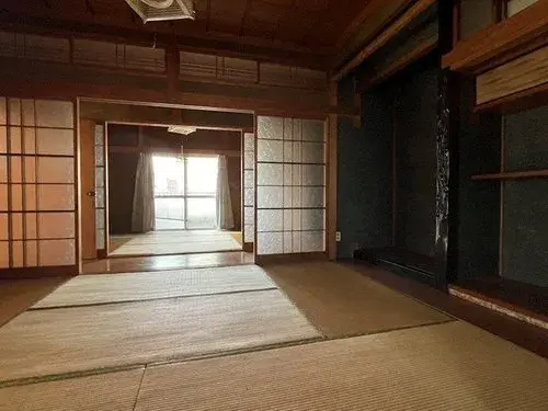 ممتلكات من طابقين في مدينة Niihama، محافظة Ehime (3)