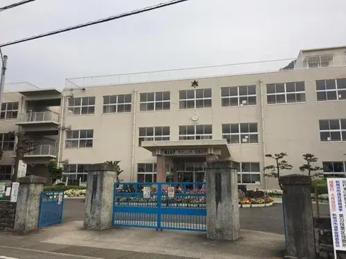 ممتلكات من طابقين في مدينة Niihama، محافظة Ehime (7)