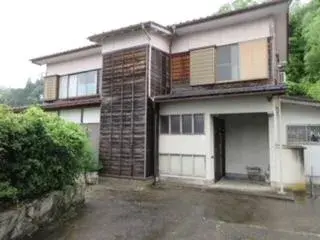 Akiya in بلدة إينه